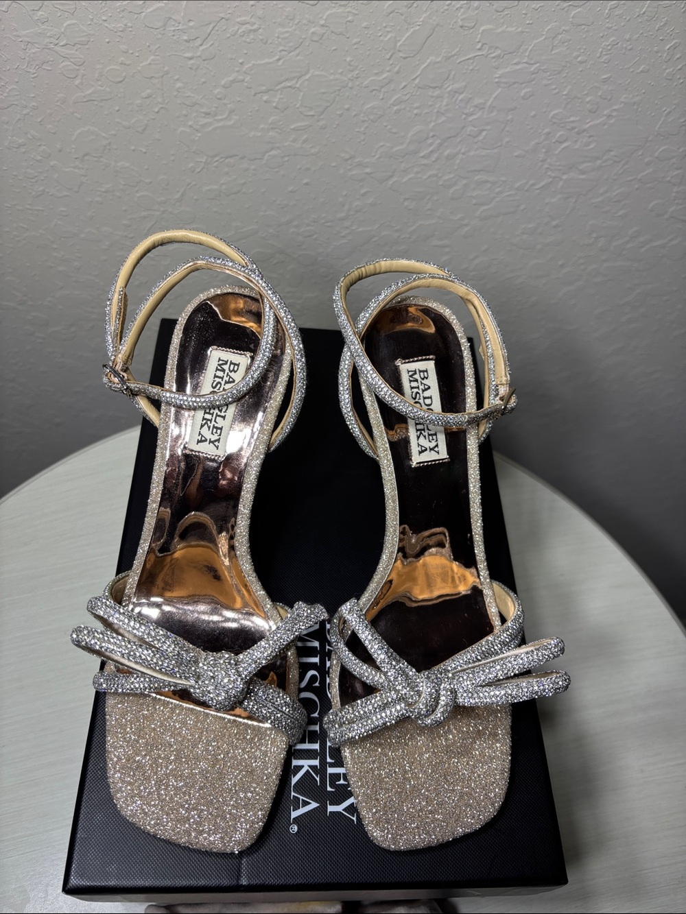 Badgley Mischka Jewel Rhinestone Bow
Heels Silver Ankle Strap Sandals 6.5 - Picture 5 of 10